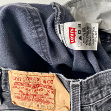 Load image into Gallery viewer, Distressed Levi’s 501 W38 L32