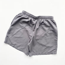 Load image into Gallery viewer, 00s Umbro Shorts (XL)