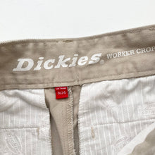 Load image into Gallery viewer, Dickies W24 L28