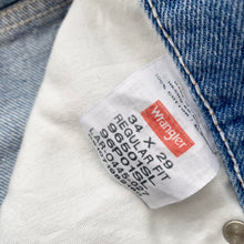 Load image into Gallery viewer, Wrangler Jeans W34 L29