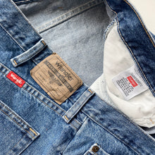 Load image into Gallery viewer, Wrangler Jeans W36 L29