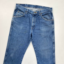 Load image into Gallery viewer, Wrangler Jeans W34 L30