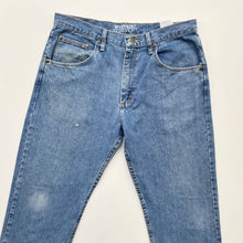 Load image into Gallery viewer, Distressed Wrangler Jeans W34 L30