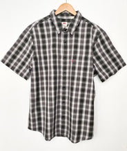 Load image into Gallery viewer, Levi’s Check Shirt (XL)