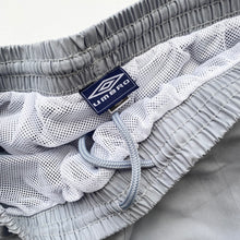 Load image into Gallery viewer, 00s Umbro Shorts (XL)