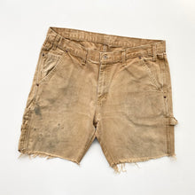 Load image into Gallery viewer, Distressed Dickies Carpenter Shorts W34