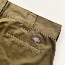 Load image into Gallery viewer, Dickies Shorts W34
