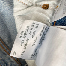 Load image into Gallery viewer, Levi’s 501 W30 L32