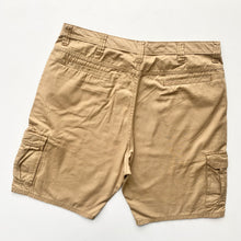 Load image into Gallery viewer, Wrangler Cargo Shorts W36