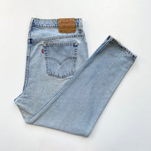 Load image into Gallery viewer, 90s Levi’s 550 W38 L31