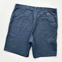 Load image into Gallery viewer, Dickies Shorts W38