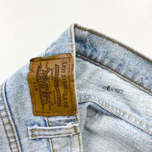 Load image into Gallery viewer, Levi’s 545 W38 L30