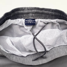 Load image into Gallery viewer, 00s Umbro Shorts (XL)