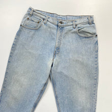 Load image into Gallery viewer, Levi’s 545 W38 L30