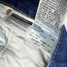 Load image into Gallery viewer, Levi’s 501 W32 L30