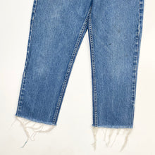 Load image into Gallery viewer, Carhartt Jeans W28 L27