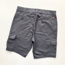 Load image into Gallery viewer, Red Kap Cargo Shorts W36