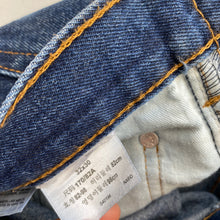 Load image into Gallery viewer, Levi’s 517 W32 L30