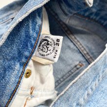 Load image into Gallery viewer, 90s Diesel Jeans W28 L30