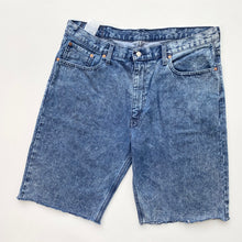 Load image into Gallery viewer, Levi’s 569 Shorts W36
