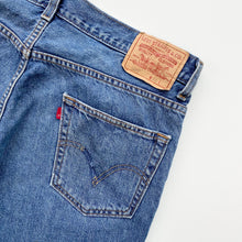 Load image into Gallery viewer, Levi’s 505 Shorts W36
