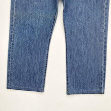 Load image into Gallery viewer, Levi’s 501 W40 L27