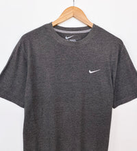 Load image into Gallery viewer, Nike T-shirt (L)