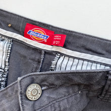 Load image into Gallery viewer, Women’s Dickies W28 L30