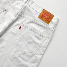 Load image into Gallery viewer, Levi’s 569 Denim Shorts W36