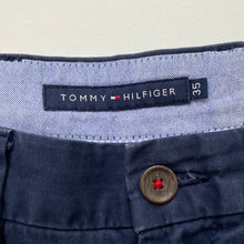 Load image into Gallery viewer, Tommy Hilfiger Shorts W35