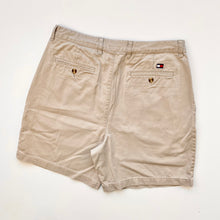 Load image into Gallery viewer, Tommy Hilfiger Shorts W34