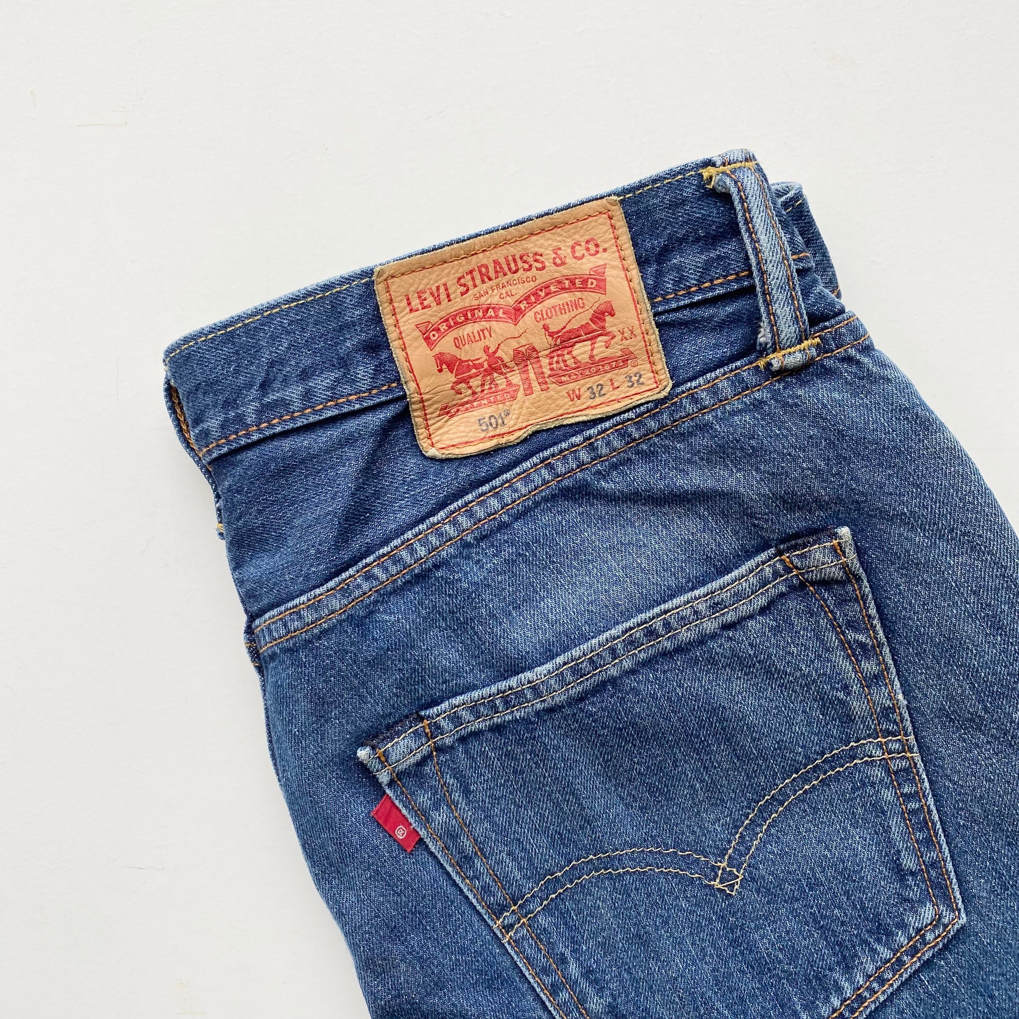 Levi's 501 W32 L32 – Red Cactus Vintage