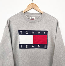 Load image into Gallery viewer, Tommy Hilfiger Sweatshirt (M)