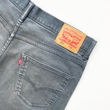 Load image into Gallery viewer, Levis 569 Shorts W36