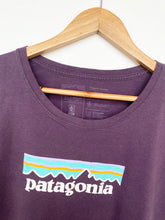 Load image into Gallery viewer, Women’s Patagonia T-shirt (XL)