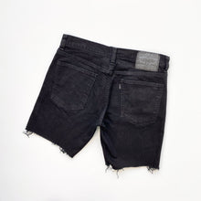 Load image into Gallery viewer, Levi’s 511 Denim Shorts W32