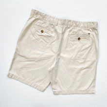 Load image into Gallery viewer, Tommy Hilfiger Shorts W36