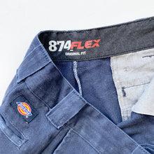 Load image into Gallery viewer, Dickies Shorts W32