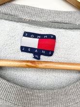 Load image into Gallery viewer, Tommy Hilfiger Sweatshirt (M)