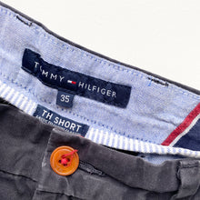 Load image into Gallery viewer, Tommy Hilfiger Shorts W35