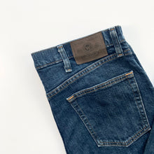 Load image into Gallery viewer, Wrangler Jeans W34 L30