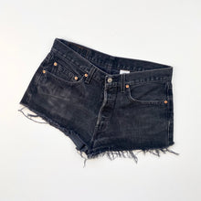 Load image into Gallery viewer, 90s Levi’s Denim Shorts W33