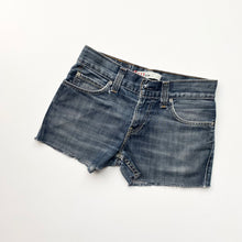 Load image into Gallery viewer, Levi’s Denim Shorts W31