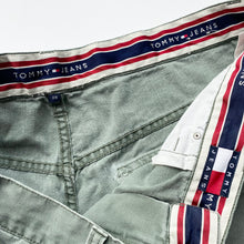 Load image into Gallery viewer, 90s Tommy Hilfiger Shorts W38