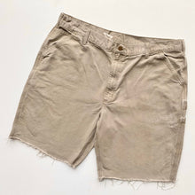 Load image into Gallery viewer, Carhartt Carpenter Shorts W42