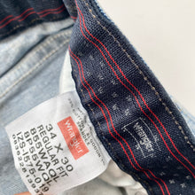 Load image into Gallery viewer, Wrangler Jeans W34 L30