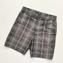 Load image into Gallery viewer, Vans Shorts W32