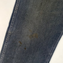 Load image into Gallery viewer, Wrangler Jeans W34 L32