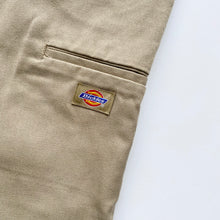 Load image into Gallery viewer, Dickies Shorts W33