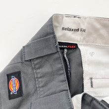 Load image into Gallery viewer, Dickies Shorts W30